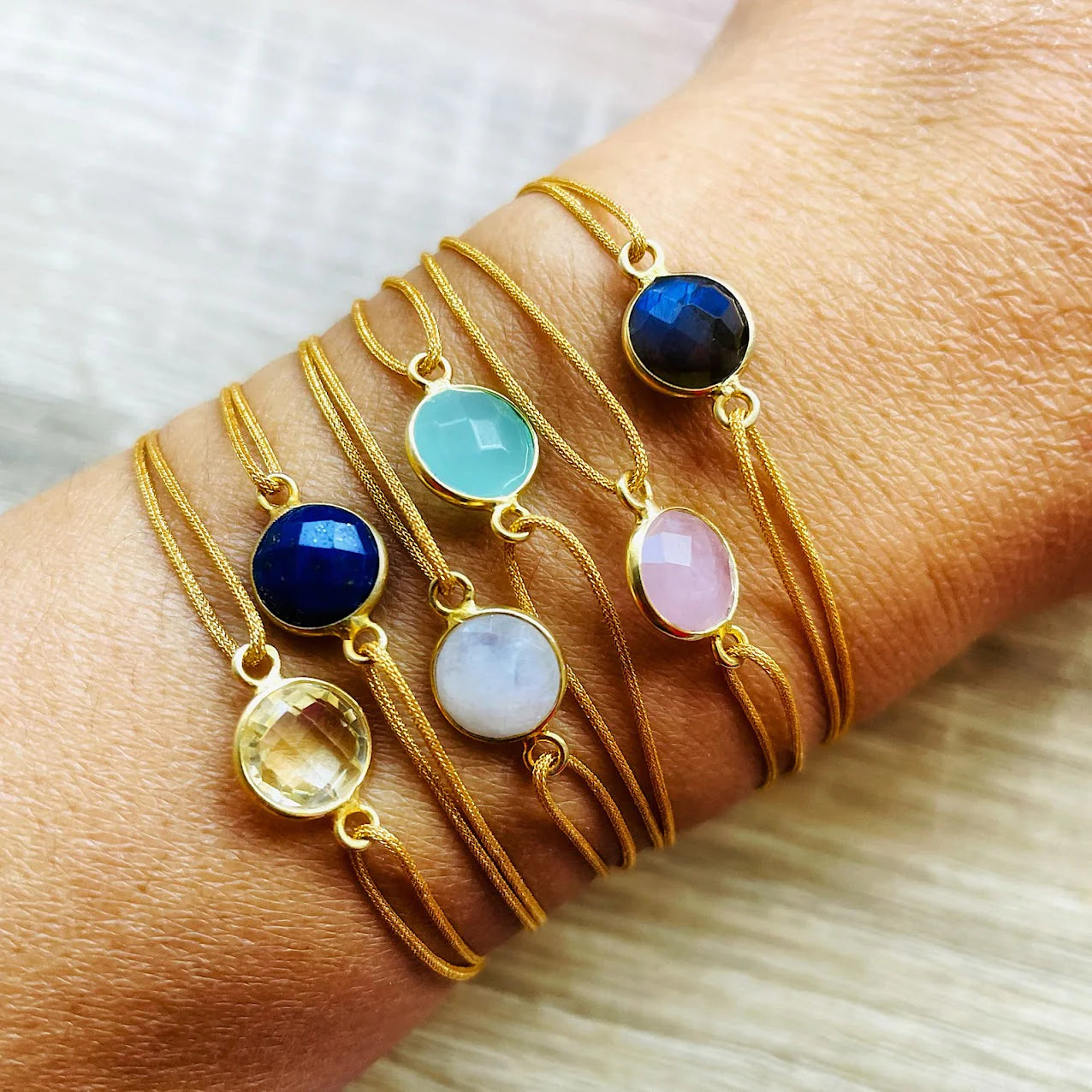 Bracelet TALISMAN en pierre naturelle & or fin 14K – Énergie et élégance