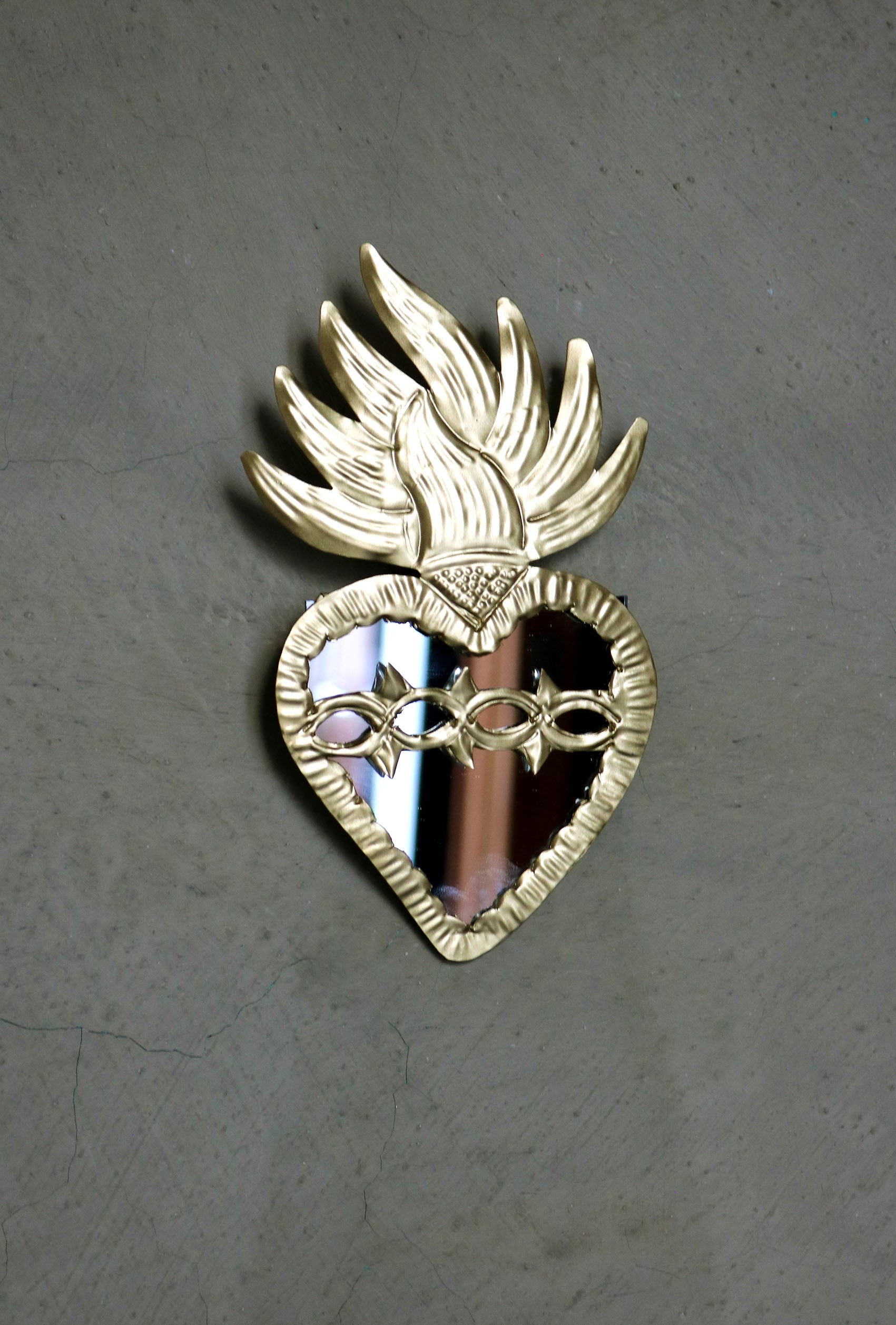 Milagro ESPINA, cœur sacré en métal doré