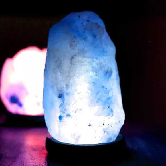 Lampe de sel de l’Himalaya – FORME NATURELLE lumineuse multicolore